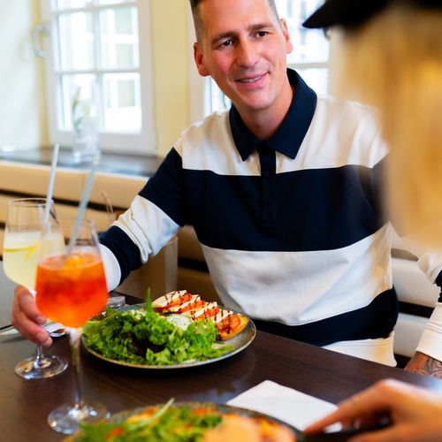 Die Vielfalt des Essens feiern! 🍲 Heute geht’s um Genuss, Freude und all die leckeren Momente, die Essen uns schenkt....